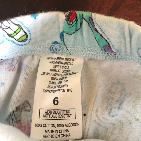 KIDS DISNEY PAJAMAS - Picture 5 of 7